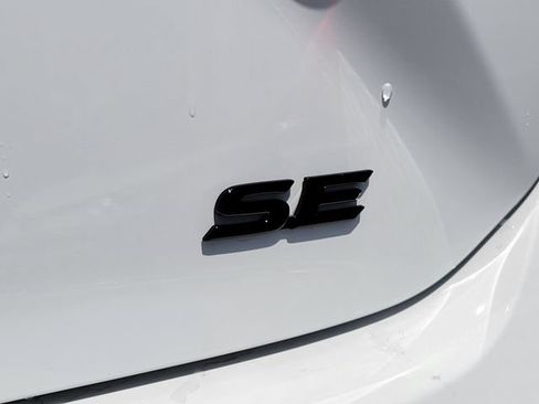 New 2026 Toyota Camry Hybrid FWD image 20