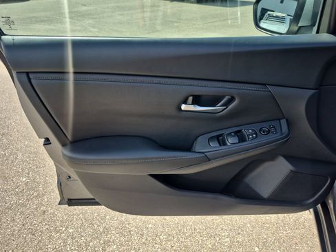 Used 2024 Nissan Sentra SV FWD image 22