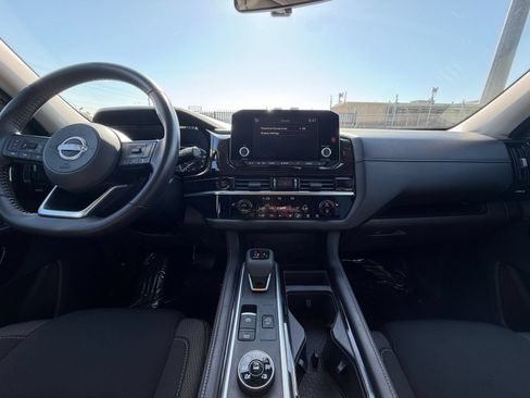 Used 2025 Nissan Pathfinder SV AWD/4WD image 36