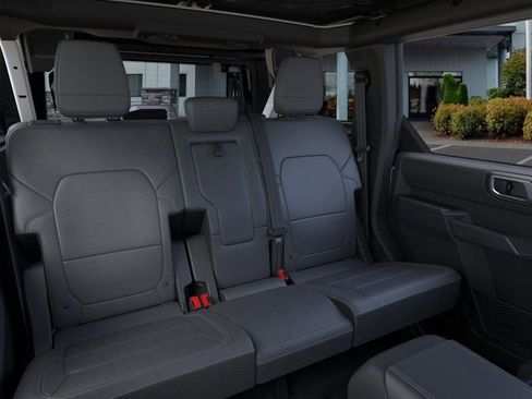 New 2025 Ford Bronco Outer Banks w/ Sasquatch Package image 12