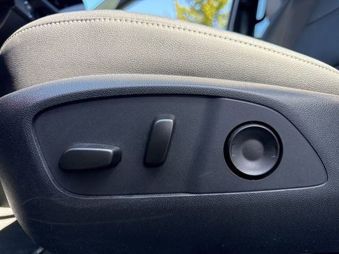 Used 2026 Chevrolet Traverse LT w/ Driver Confidence Package image 11