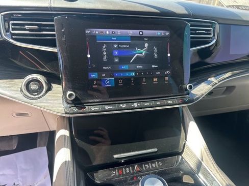 Used 2022 Jeep Wagoneer Series II w/ Premium Group I AWD/4WD image 19