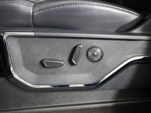 Certified 2025 Ford F450 Platinum w/ FX4 Off-Road Package image 51