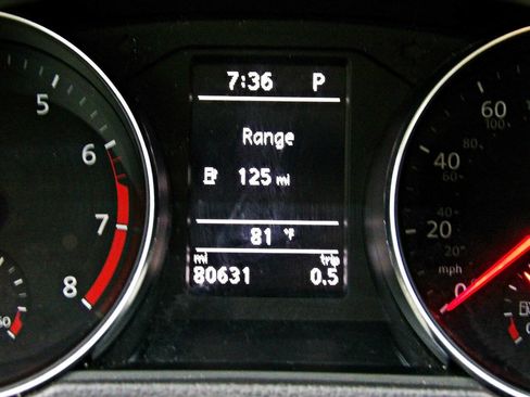 Used 2018 Volkswagen Passat 2.0T R-Line FWD image 14