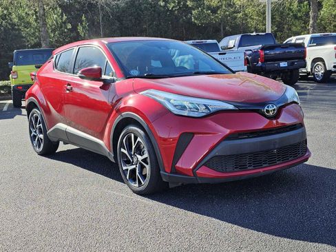Used 2021 Toyota C-HR XLE image 1