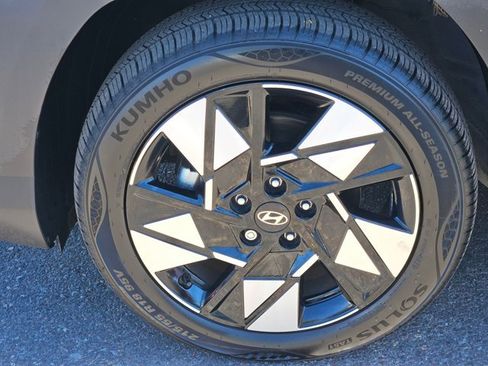 Certified 2025 Hyundai Kona SEL image 27