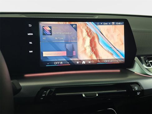 Used 2025 BMW X2 xDrive28i w/ M Sport Package image 23