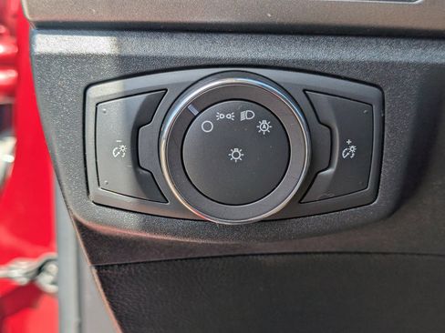 Used 2019 Ford Fusion SE FWD image 24