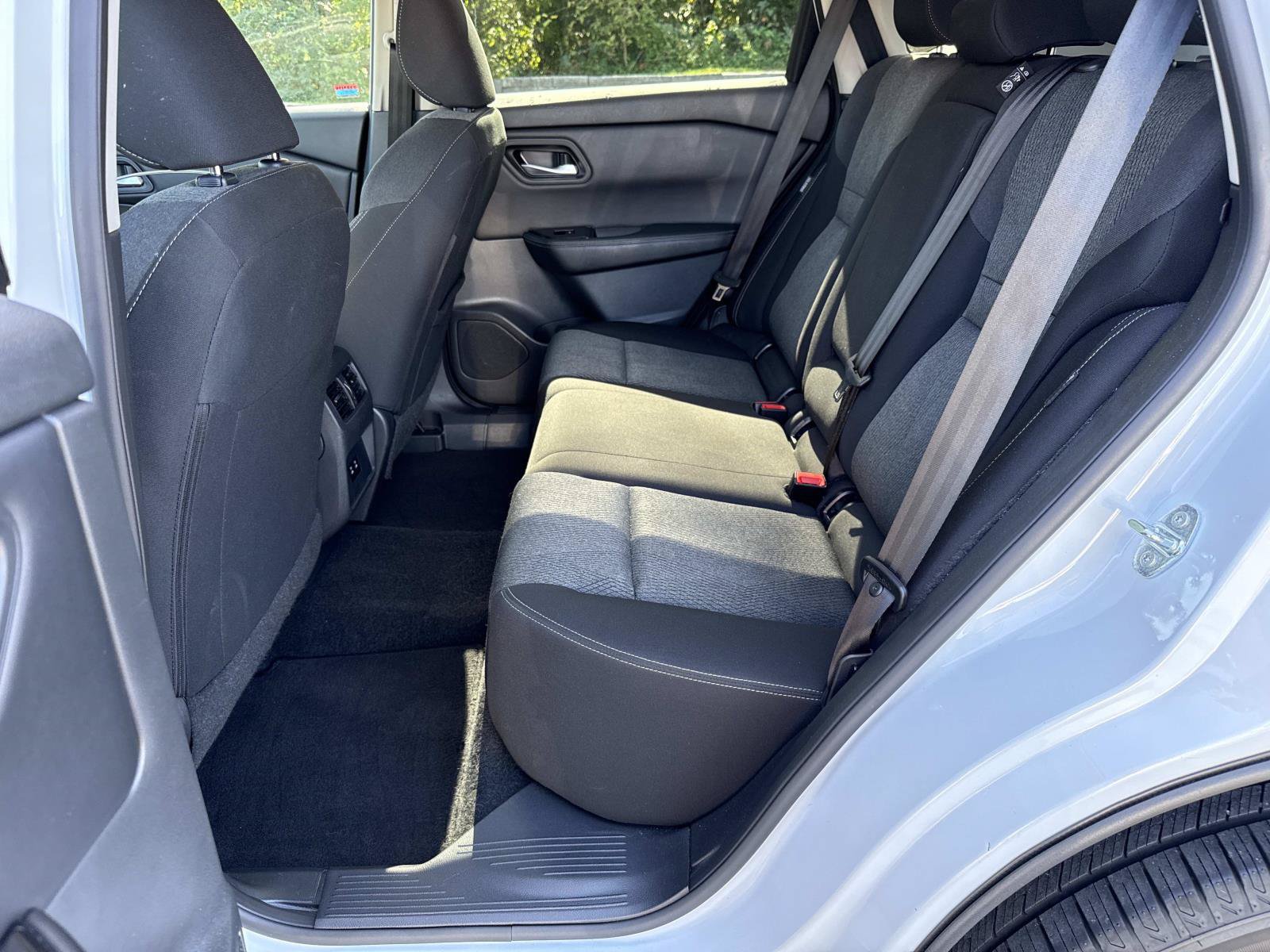 Used 2025 Nissan Rogue SV AWD/4WD image 28