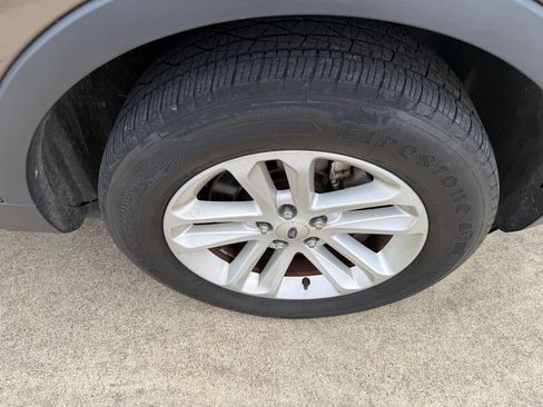 Used 2015 Ford Explorer XLT w/ Equipment Group 202A AWD/4WD image 9