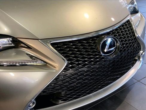 Used 2017 Lexus RC 200t image 28