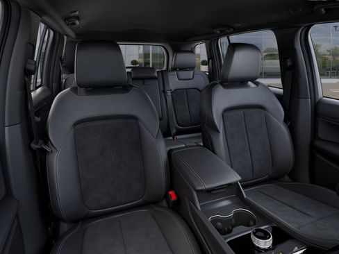 New 2025 Jeep Grand Cherokee Altitude image 45