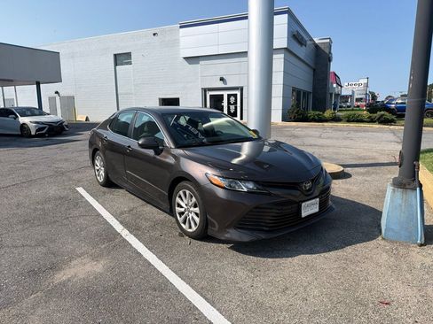 Used 2019 Toyota Camry LE FWD image 1
