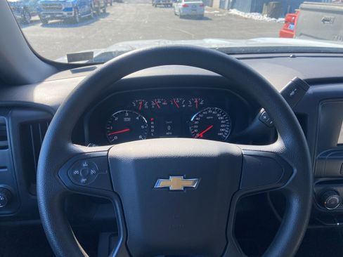 Used 2018 Chevrolet Silverado 1500 Custom w/ Custom Convenience Package image 19