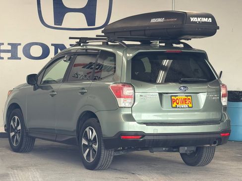 Used 2017 Subaru Forester 2.5i Premium image 5