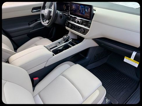 New 2026 Nissan Pathfinder SL FWD image 17