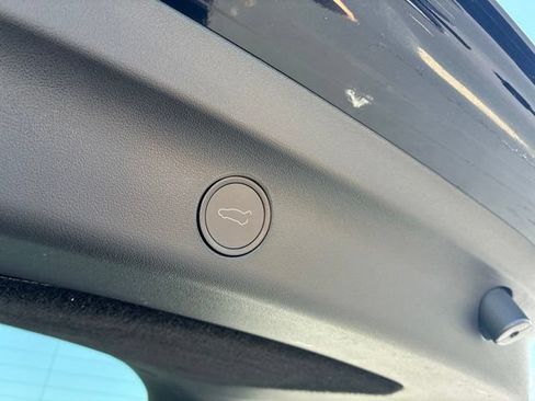 Used 2021 Tesla Model Y Long Range AWD/4WD image 21