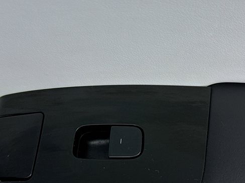 Used 2020 Tesla Model Y Long Range image 27