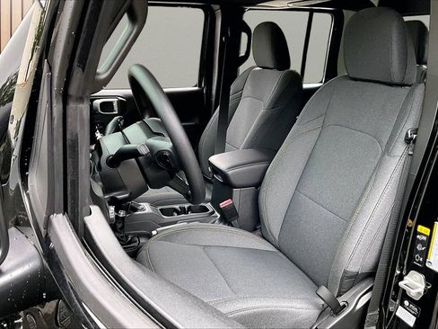 New 2026 Jeep Gladiator Sport AWD/4WD image 17