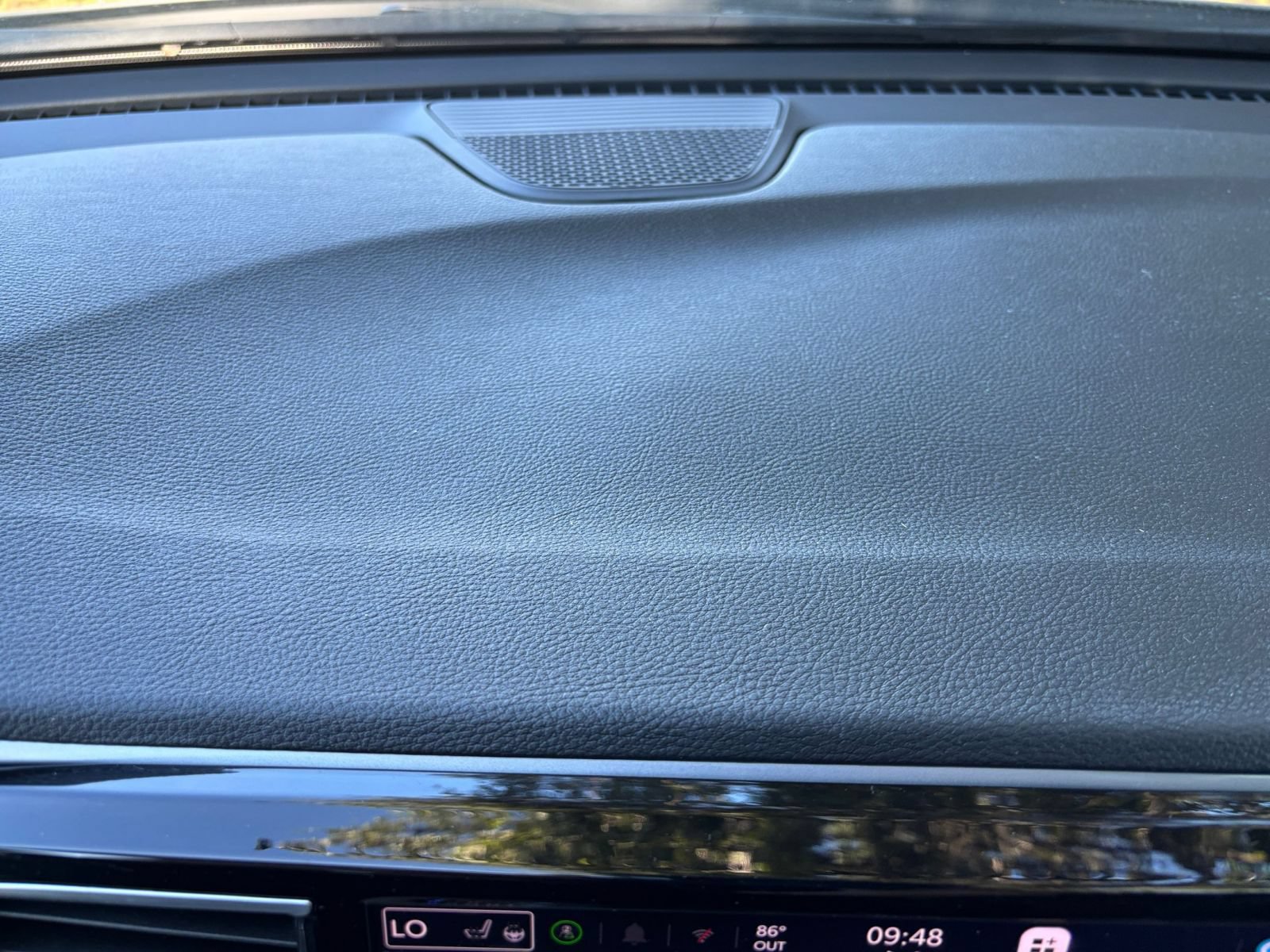 Used 2025 Chrysler Pacifica Limited FWD image 16
