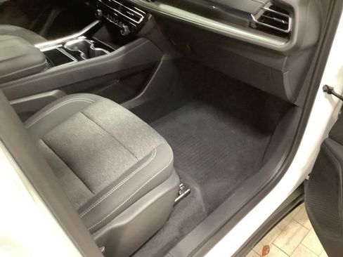 Used 2024 Chevrolet Traverse LT w/ Midnight/Sport Edition image 24