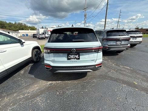 New 2026 Volkswagen Taos SE AWD/4WD image 7