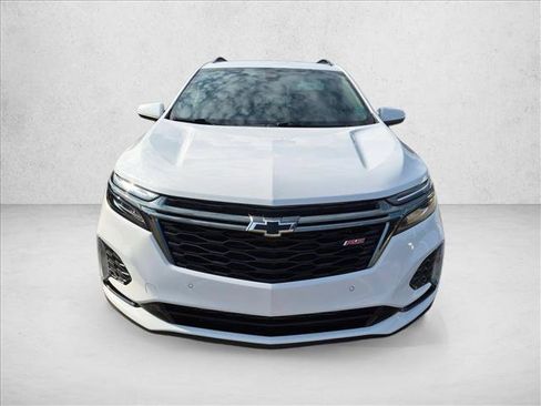 Used 2022 Chevrolet Equinox RS w/ LPO, Floor Liner Package FWD image 2