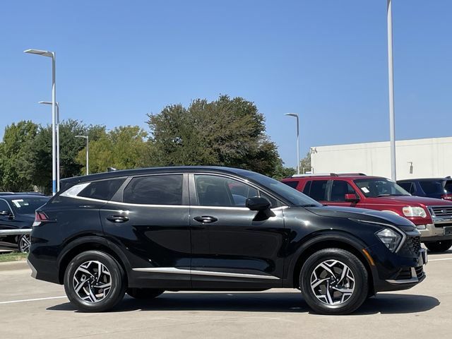 Used 2023 Kia Sportage LX AWD/4WD image 3