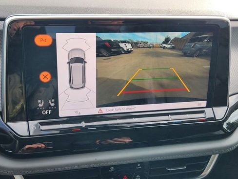 Used 2024 Volkswagen Atlas Peak Edition SEL image 6