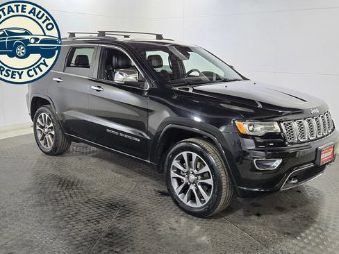 Used 2017 Jeep Grand Cherokee Overland AWD/4WD image 9