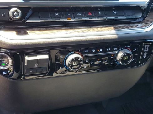 Certified 2025 Chevrolet Silverado 1500 LT AWD/4WD image 20