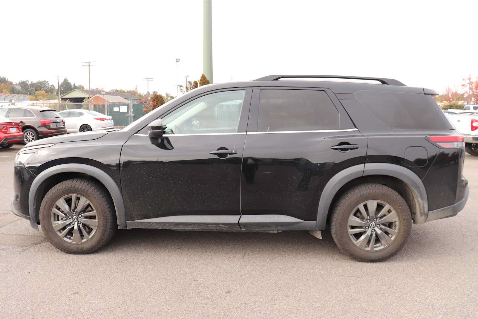 Used 2022 Nissan Pathfinder SV AWD/4WD image 8