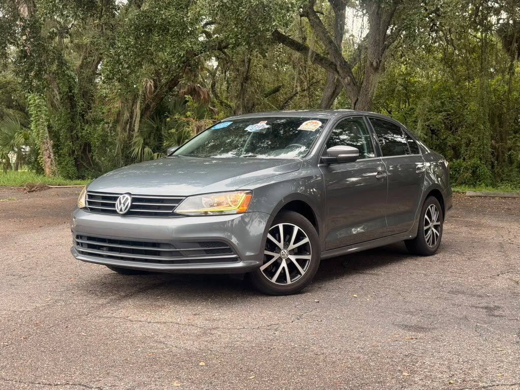Used 2017 Volkswagen Jetta SE FWD image 1