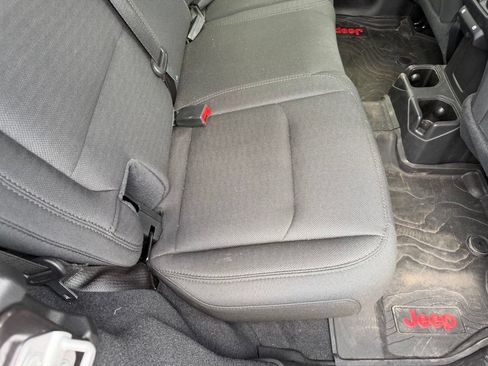 Used 2020 Jeep Wrangler Unlimited Sport AWD/4WD image 18