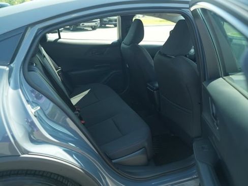 Used 2025 Toyota Prius Plug-In Hybrid FWD image 21