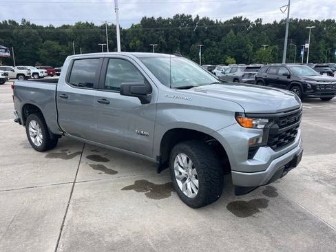 Used 2025 Chevrolet Silverado 1500 Custom RWD image 10