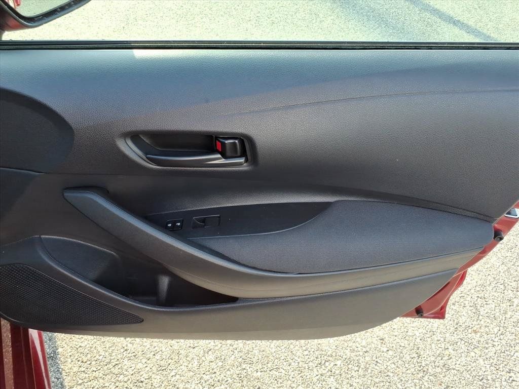 Used 2026 Toyota Corolla LE w/ LE Premium Package FWD image 16