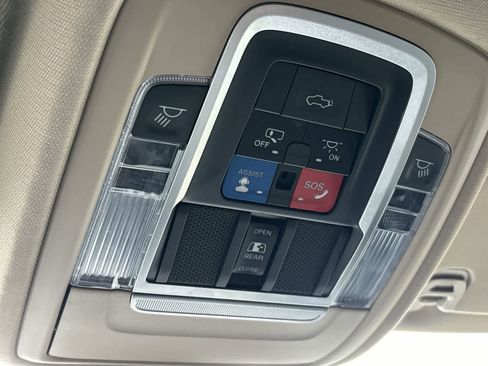 Used 2020 RAM 1500 Laramie image 27