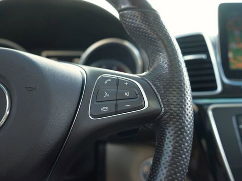 Used 2019 Mercedes-Benz GLE 400 4MATIC image 19