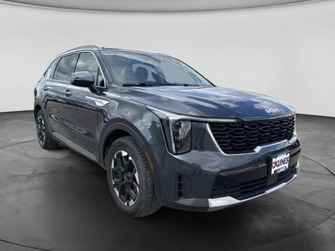 Used 2024 Kia Sorento S FWD image 6