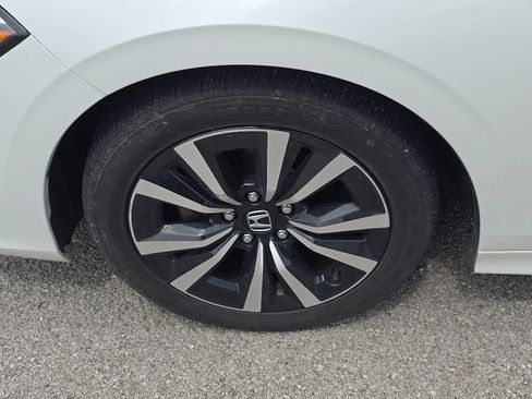 Used 2022 Honda Civic EX image 9