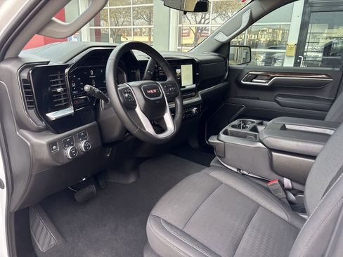 Used 2025 GMC Sierra 1500 Elevation image 10