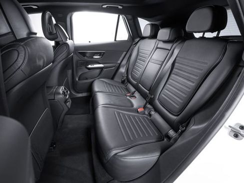 Used 2025 Mercedes-Benz GLC 43 AMG 4MATIC image 23