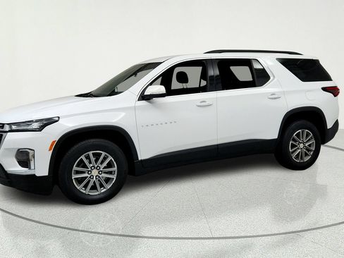 Certified 2023 Chevrolet Traverse LT FWD image 2