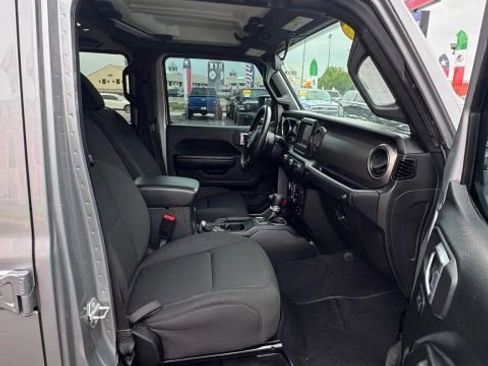 Used 2020 Jeep Gladiator Sport w/ Quick Order Package 24S AWD/4WD image 15