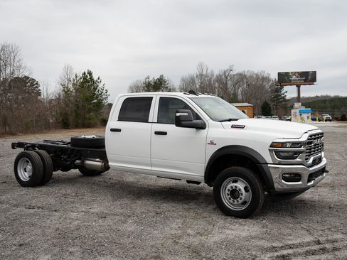 New 2026 RAM 5500 Tradesman w/ Chrome Appearance Group AWD/4WD image 11