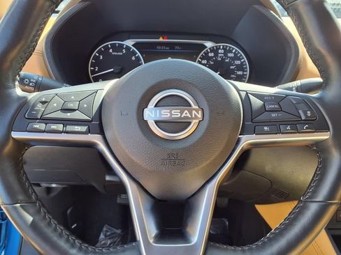 Used 2025 Nissan Sentra SV w/ SV Premium Package FWD image 10