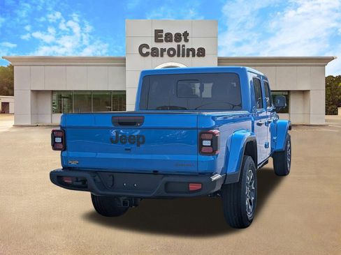 New 2026 Jeep Gladiator Sport AWD/4WD image 3