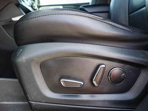 Used 2020 Ford Explorer Limited image 21