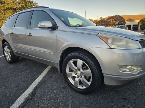 Used 2012 Chevrolet Traverse LT w/ All-Star Edition image 8